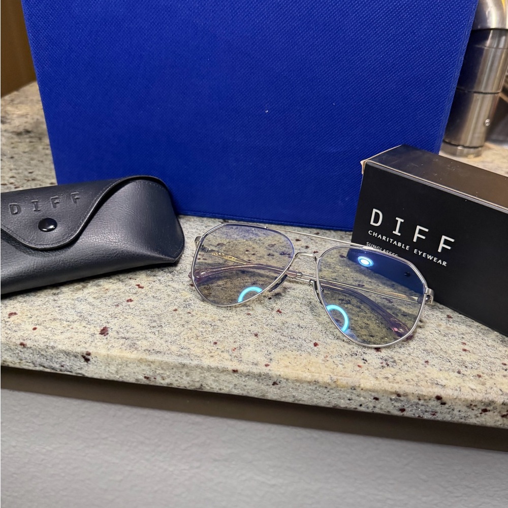 Diff Eyewear Dash Silver Sunglasses